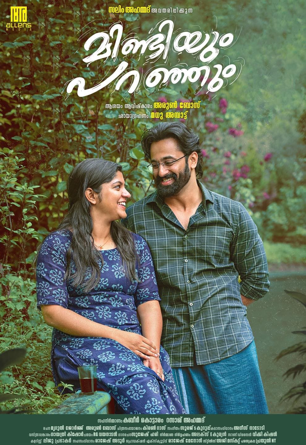 Mindiyum Paranjum poster