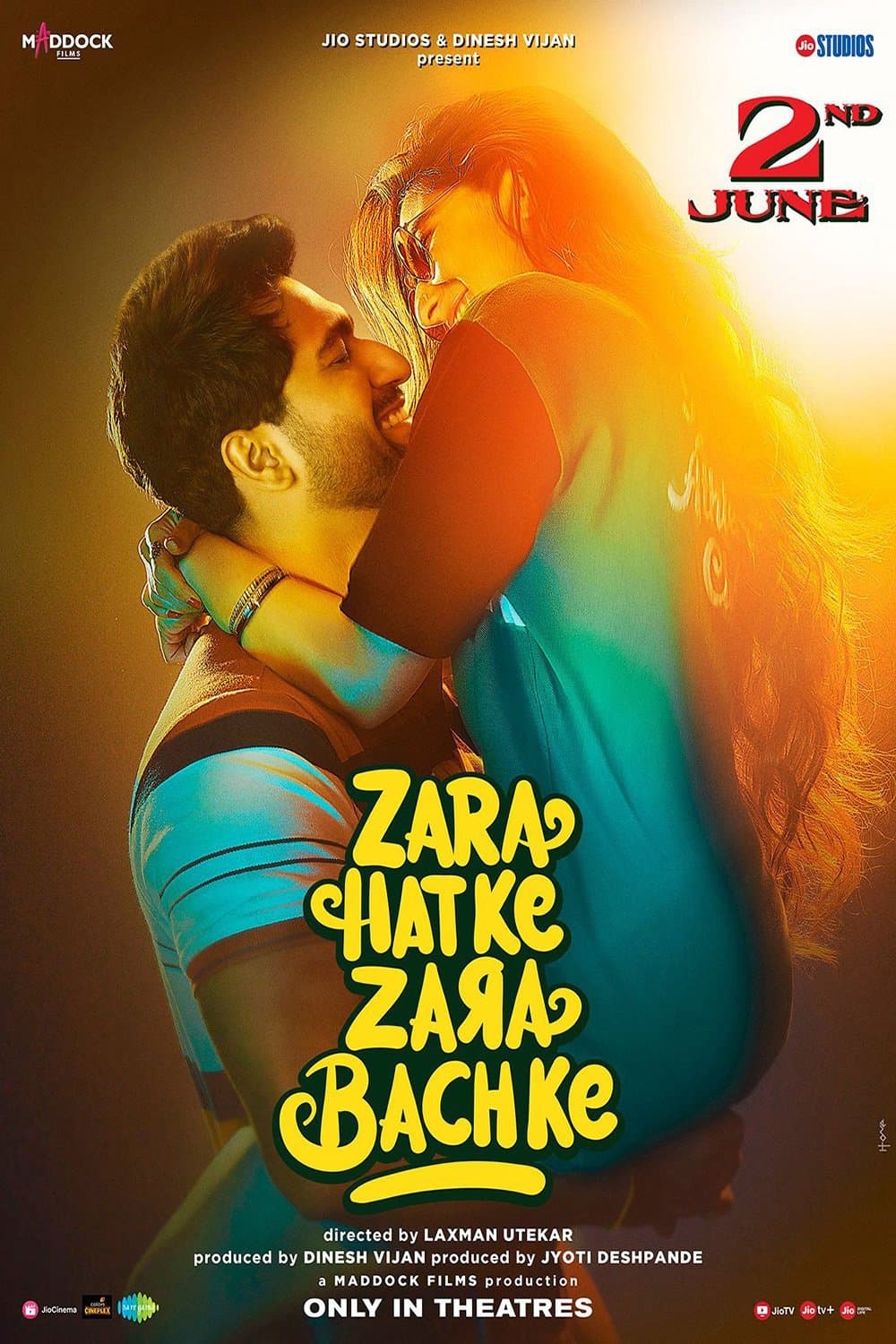 Zara Hatke Zara Bachke poster